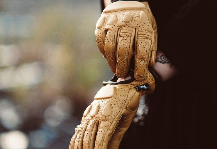 Gloves brownn