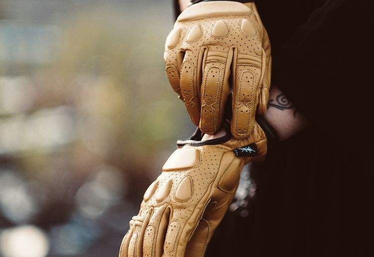 Gloves brownn