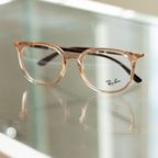 VERA — Classic Sunglasses